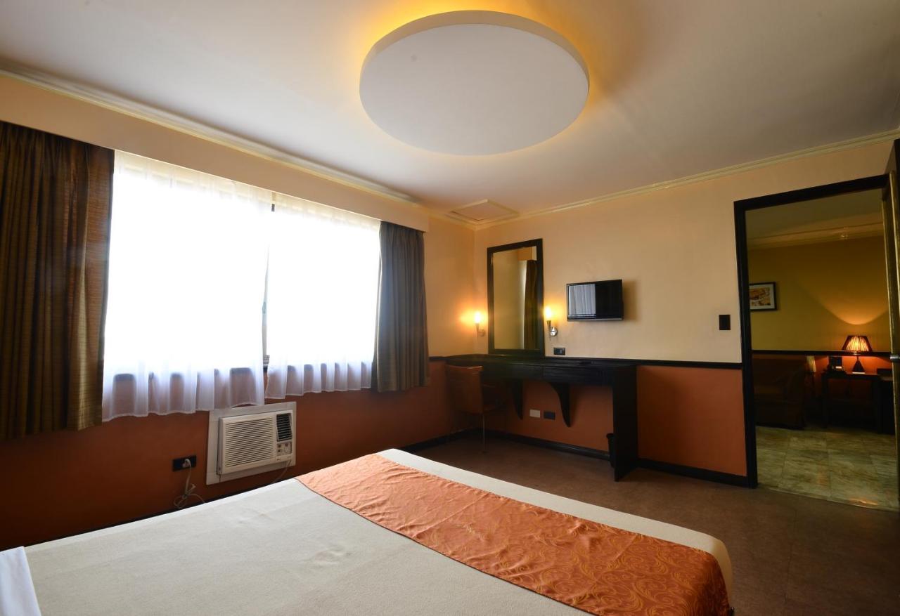 Fernandina 88 Suites Hotel Quezon City Eksteriør billede